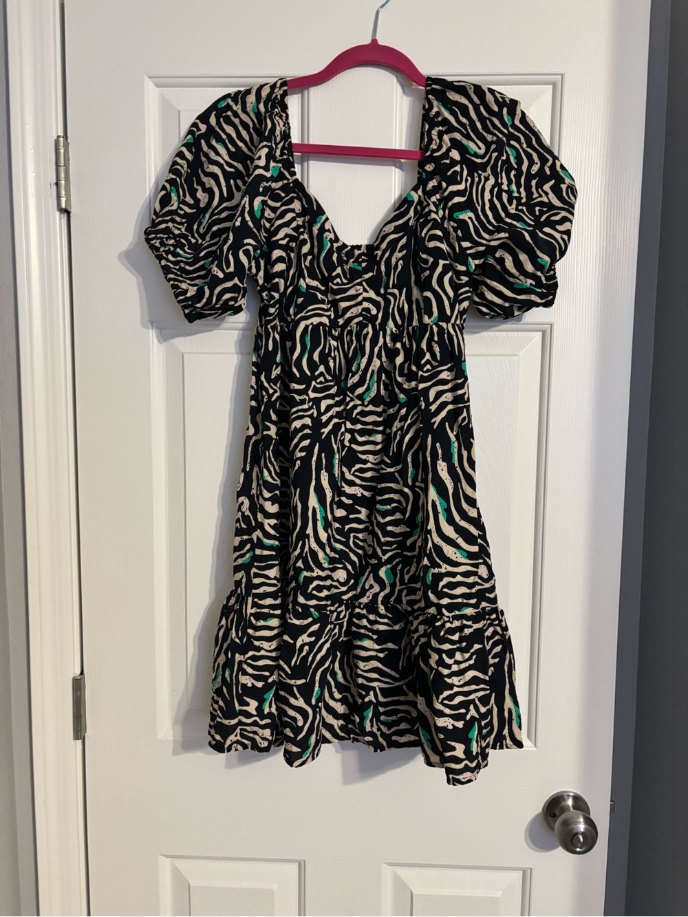 Nine West Black & Cream Zebra-Print Puff Sleeve Dress with Teal Highlights